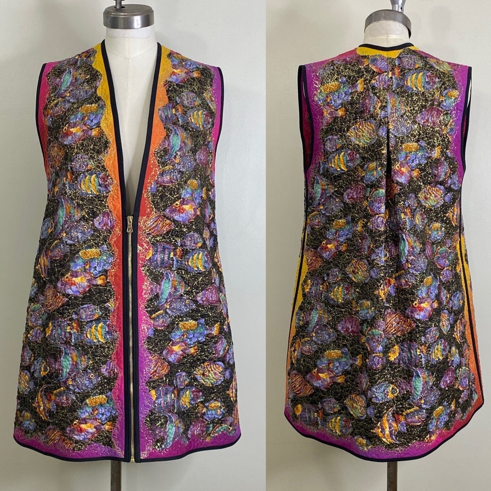 LUXURIOUS QUILTED FISH DRESS VEST WITH GOLD METALLIC EMBROIDERED THREADS🐠 - Picture 3 of 14